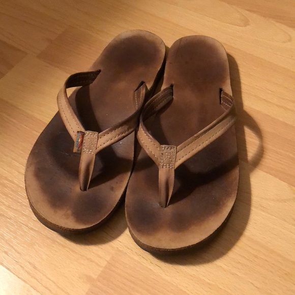 Light brown flip flops Clearance